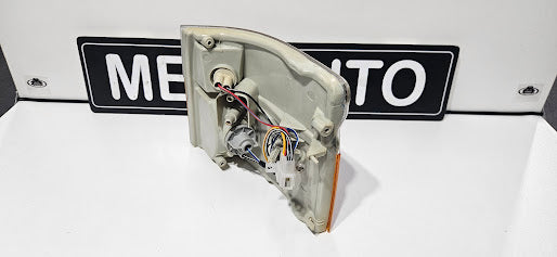 Farolim de pisca frente direito Toyota  Hiace Combi