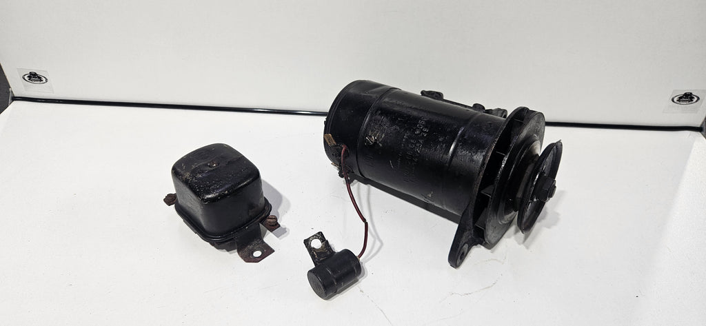 Dínamo Bosch 12V Alfa Romeo usado com regulador 0101206066 059